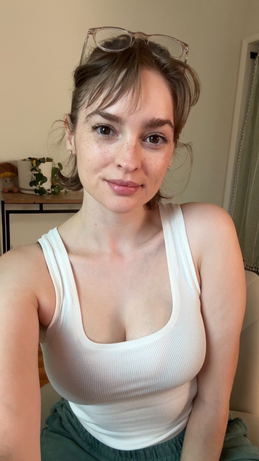 Hmu on Signal “Emlly76.53”