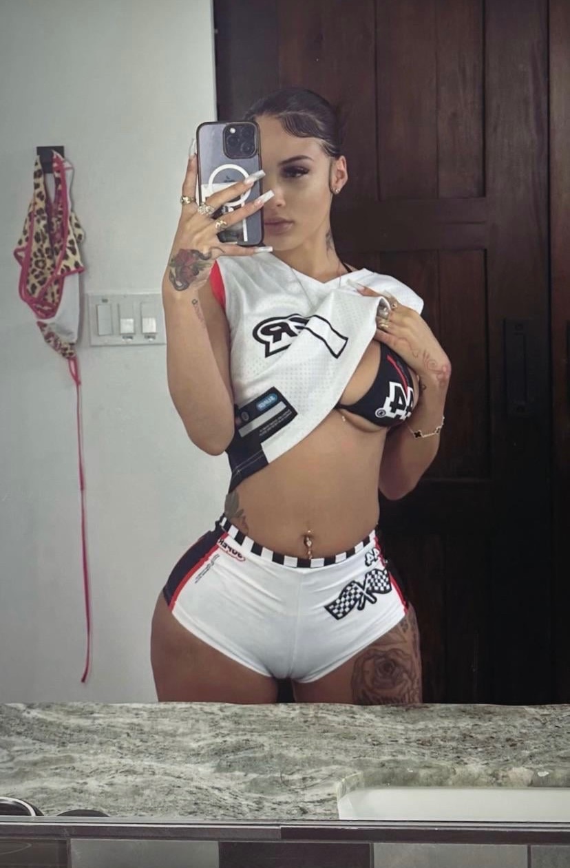 LOOKING🍭4🍬D🍦SWEETEST🍼MILKY💦JUICY🌧WET🍇**🍓SEND A DM