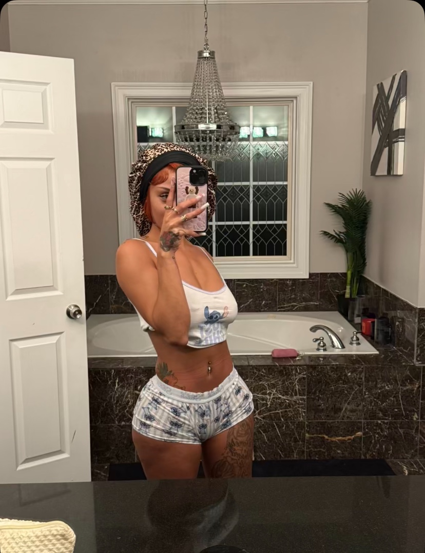 LOOKING🍭4🍬D🍦SWEETEST🍼MILKY💦JUICY🌧WET🍇**🍓SEND A DM