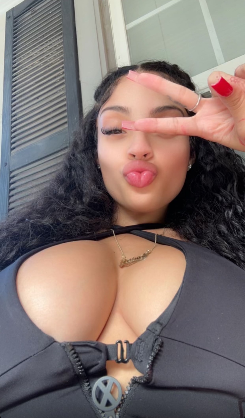 LOOKING🍭4🍬D🍦SWEETEST🍼MILKY💦JUICY🌧WET🍇**🍓SEND A DM