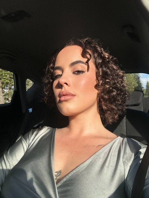 I’m available, Are you stressed and need Some hot reliever? All calls