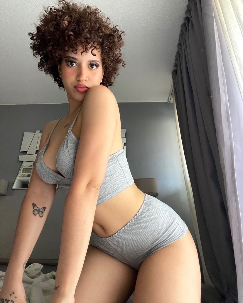 Available for Good times 🍆🍑