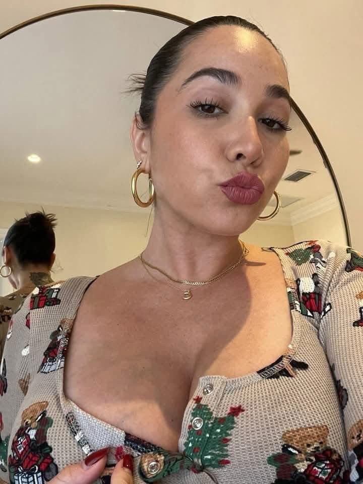 Yo it’s Karlee .  I squirt a lot and ride so good  💦 💕☺️