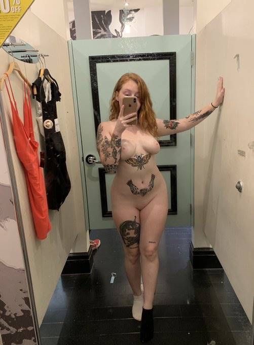 MY WET 💦👅 IS READY TO TAKE IN SOME GOOD HARD COCK THAT WANT SOME JUICES