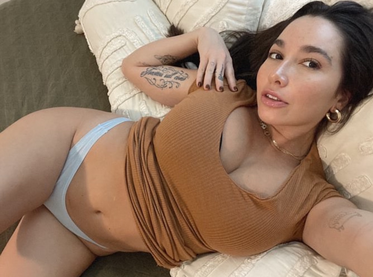 Yo it’s Karlee .  I squirt a lot and ride so good  💦 💕☺️