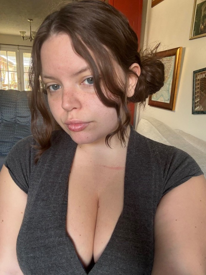 I’m available for incall/ outcall hmu let’s have a great time fun