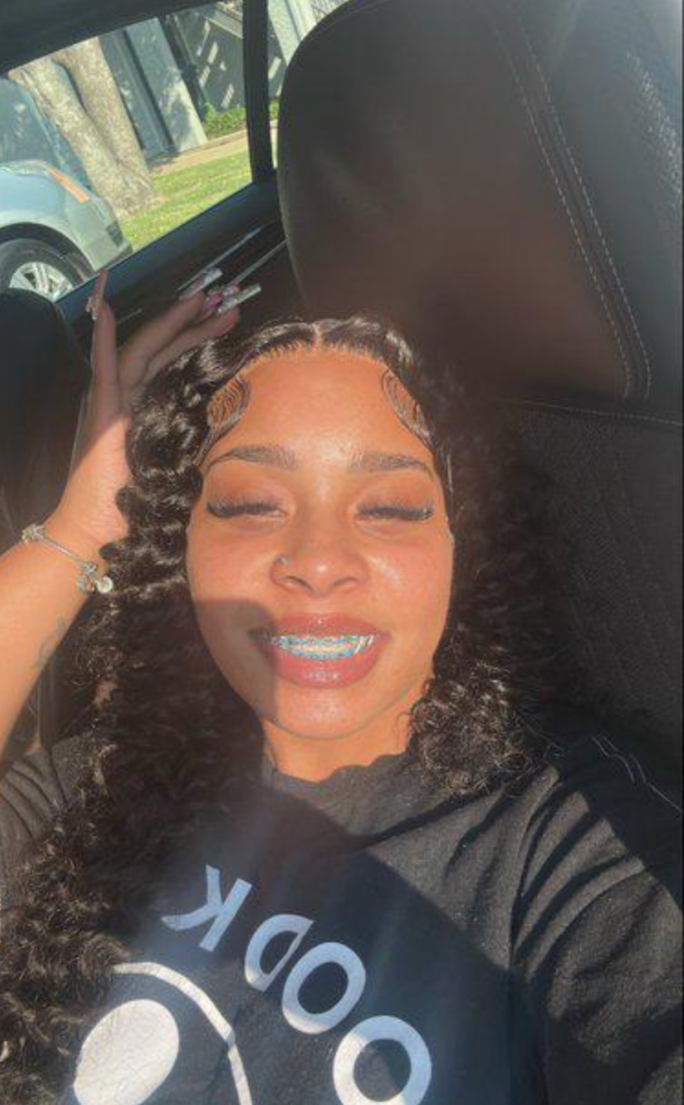 I am available for an unforgettable fun 😍HMU (332) 234-6058