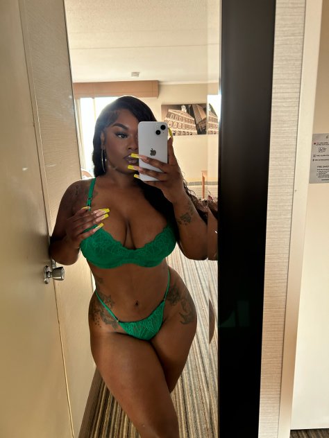 38 DD SoCal  Hottie in Windsor Locks Koko Sweets