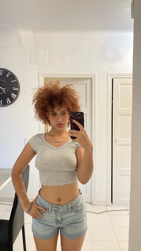 Available for hookup🍆🍑