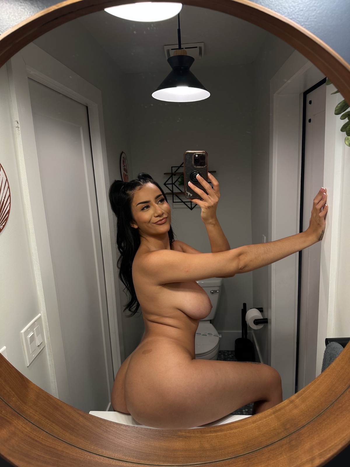 Available for hookup and maximum discreet fun🍑🍆💦Hmu anytime ☎️ (740)252-2960