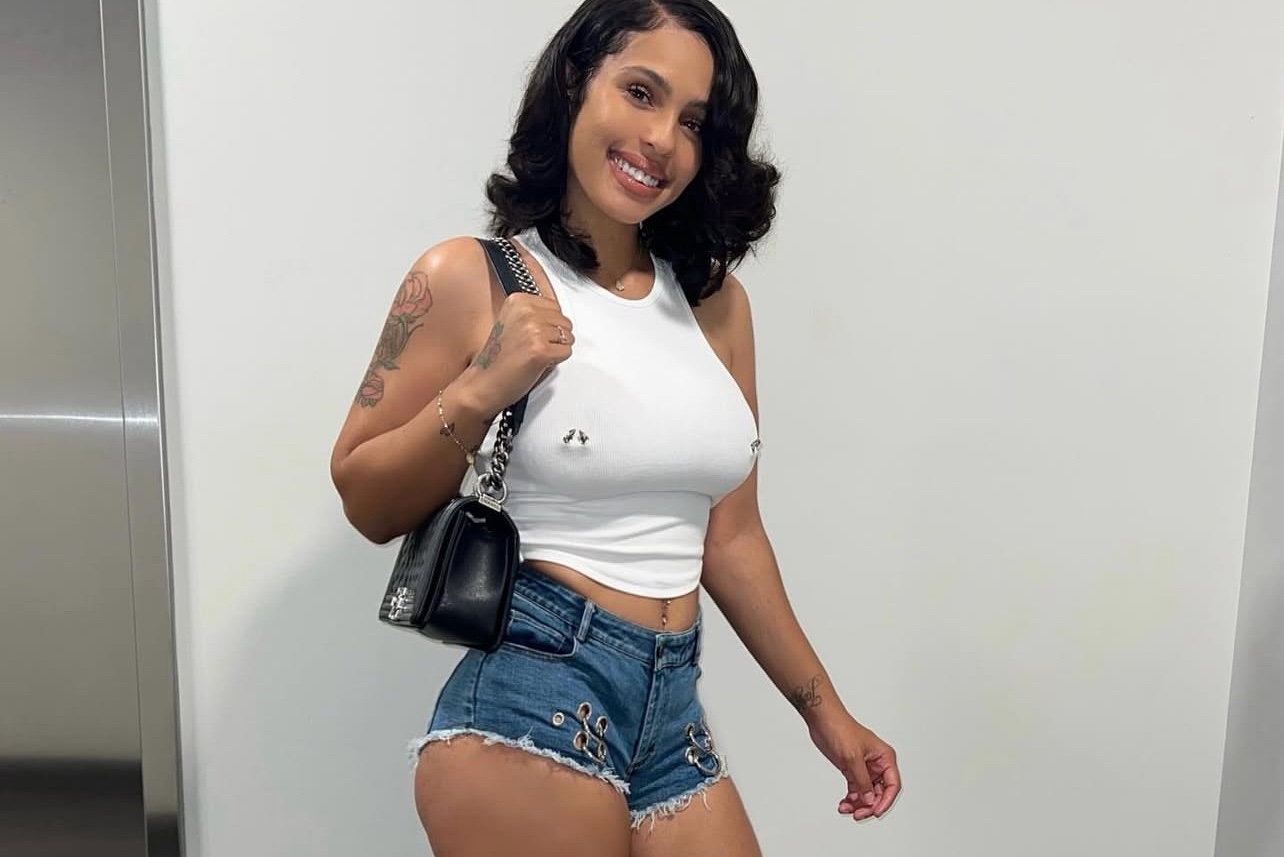 I'm available for both Incall and outcall hookup💕💦