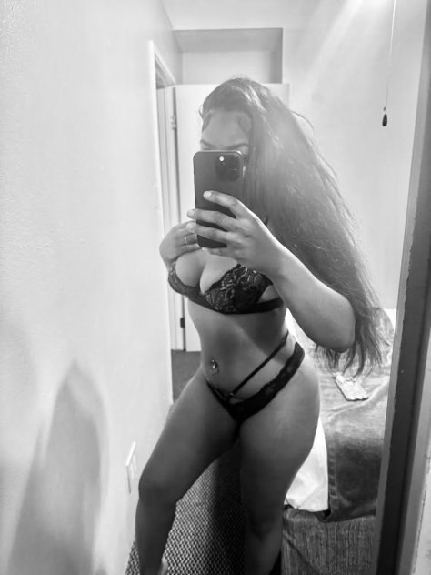 Upscale BombShell!! Curves like a RaceTrack! 💋💦