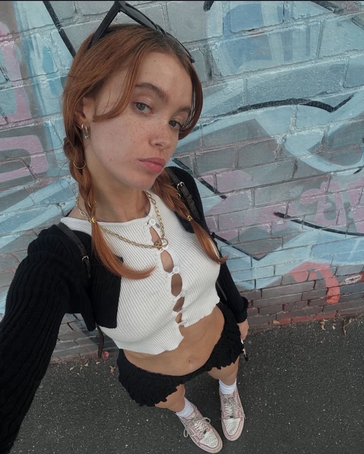 Down to fuck/party favors 💨🚬