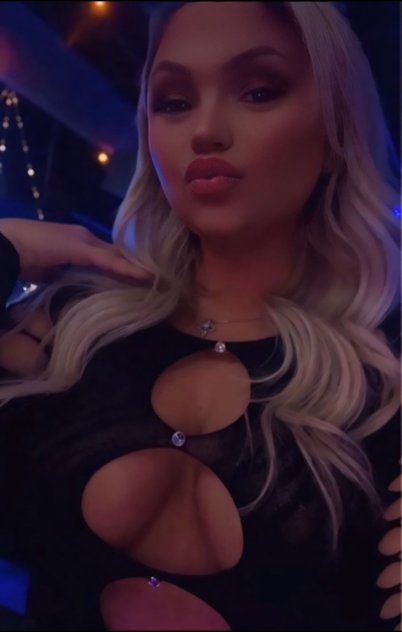 ✨Stunning Blonde ✨Specials available now!