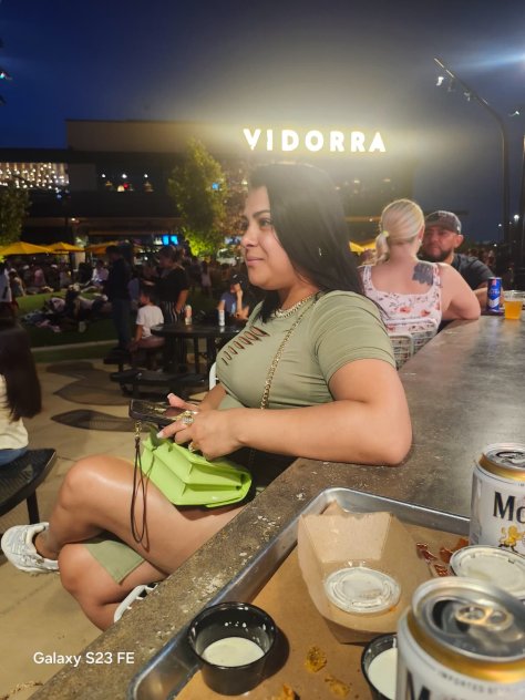 I'm a hot girl who wants company I’m available 23/7