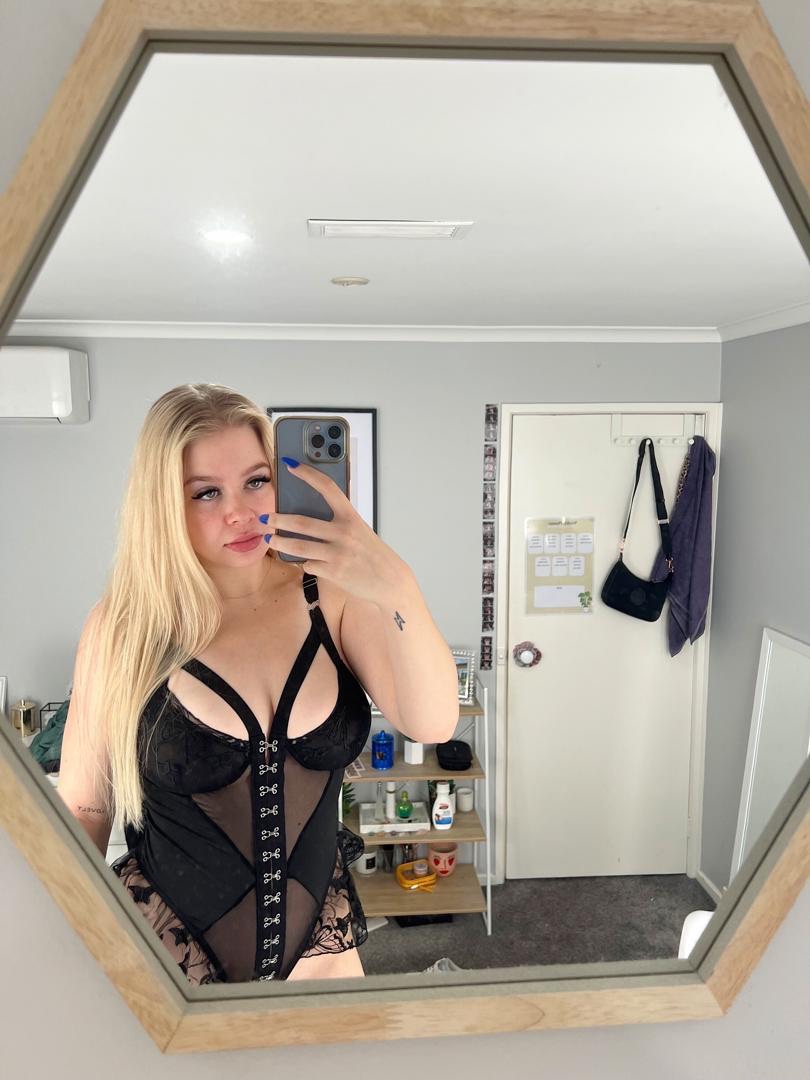 Service 😋 Your Place 😋Or Mine😋Ready Now😋Rosemary Juicy pussy 💦💦💦TEXT ME +1470) 693-0197