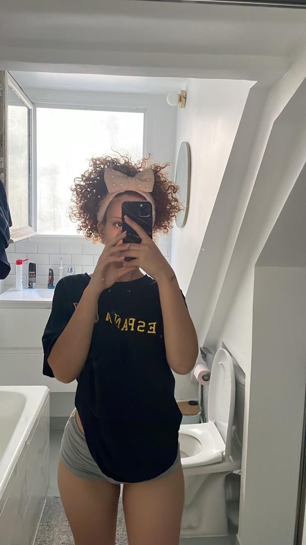 Available for hookup🍆🍑