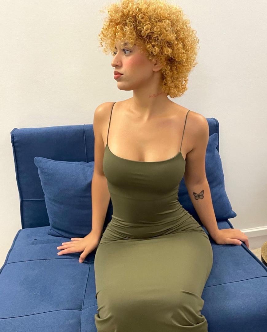 Available for hookup🍆🍑