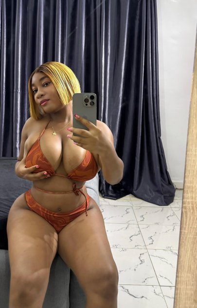 🍆👅🍑  SEXY CURVY BODY ACTUAL PIC NICE BIG BOOBS & ASS nice and tight