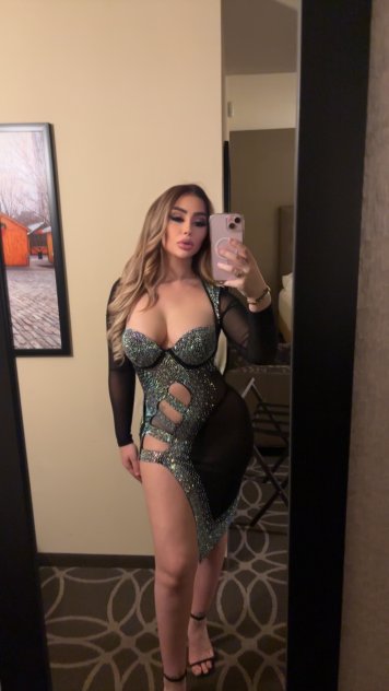 European girl ,Confirm Whit Facetime