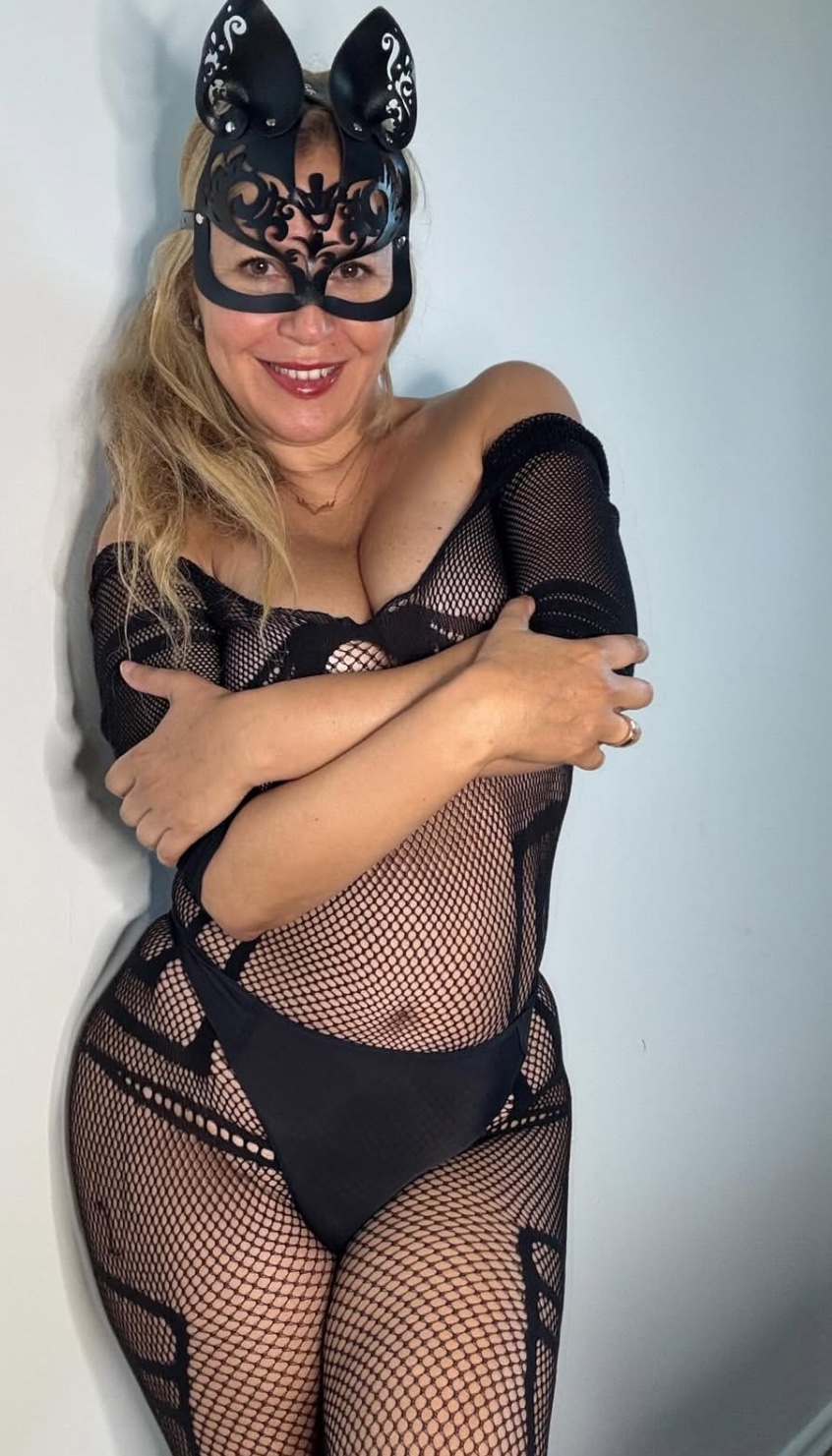 DISCREET HOOKUP/ GIRLFRIEND EXPERIENCE FOR MATURE ADULTS/COUPLES