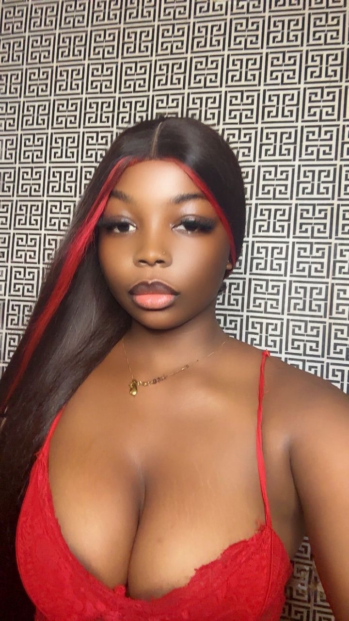 NEW GIRL NEXT DOOR 👅💋. TEXT ME ON TELEGRAM : @nazbby001