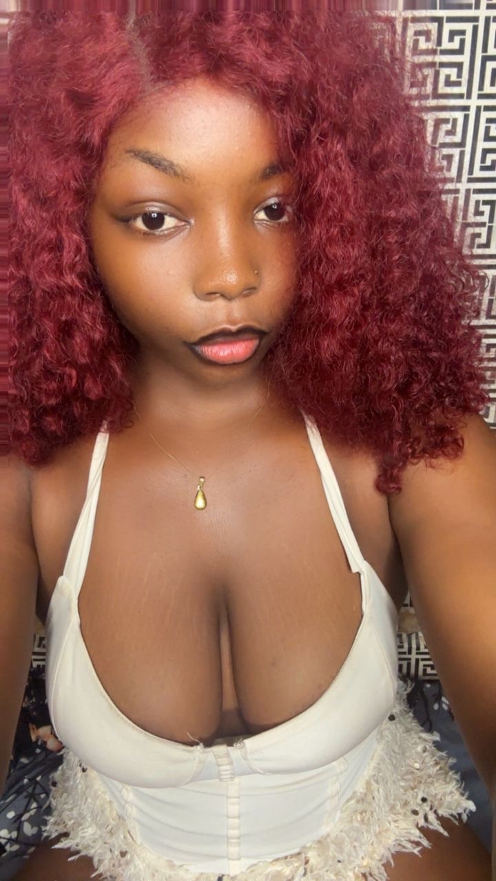 NEW GIRL NEXT DOOR 👅💋. TEXT ME ON TELEGRAM : @nazbby001