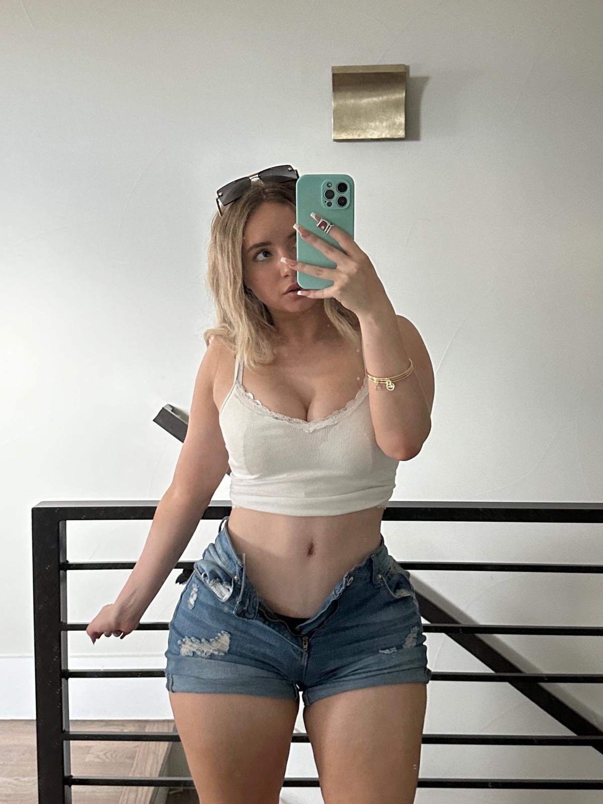 I’m available for hookup, it’s your girl Linda bby text me if you’re ready