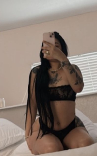 Latin big ass and big tits baby text me or call me