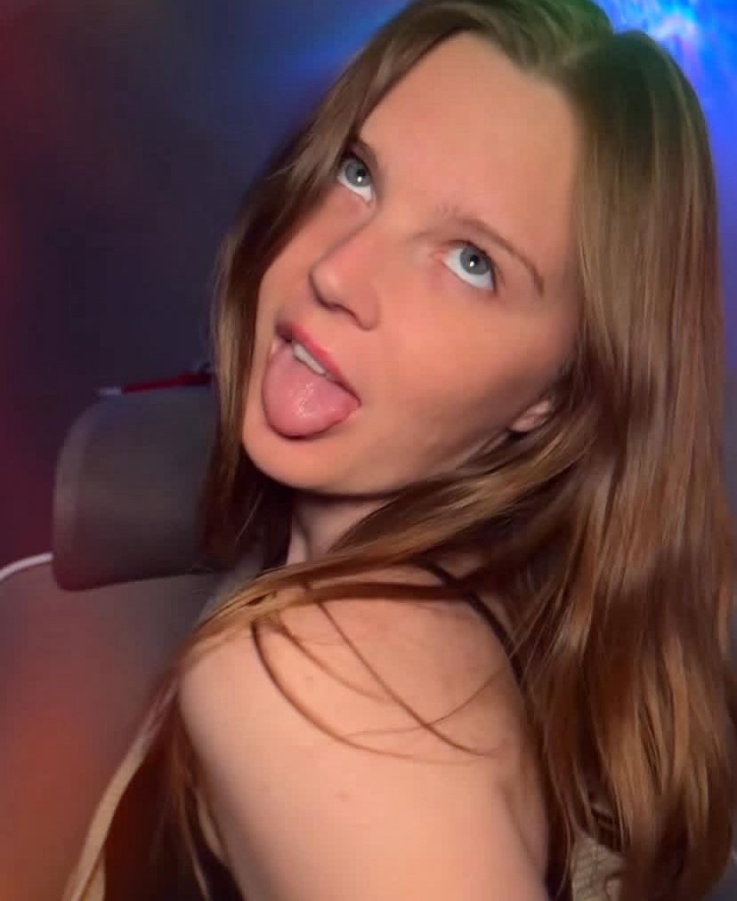 I’m available for hookup services; incalls, outcalls, cardates, hotels; 410 friendly.