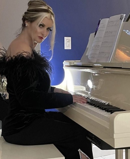 36 EEE Big TITTED Vixen coming into RI for the first time! 🥳🙌🫵