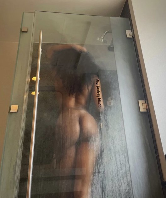 Alluring chocolate beauty