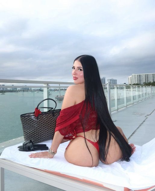 Sexy and hot girl available 24/7 to please 💕