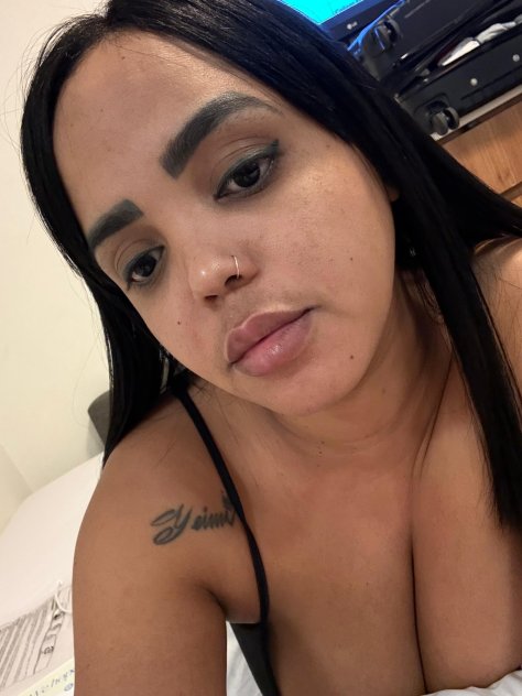 Soy una mujer que disfruta de las conversaciones intensas y los moment