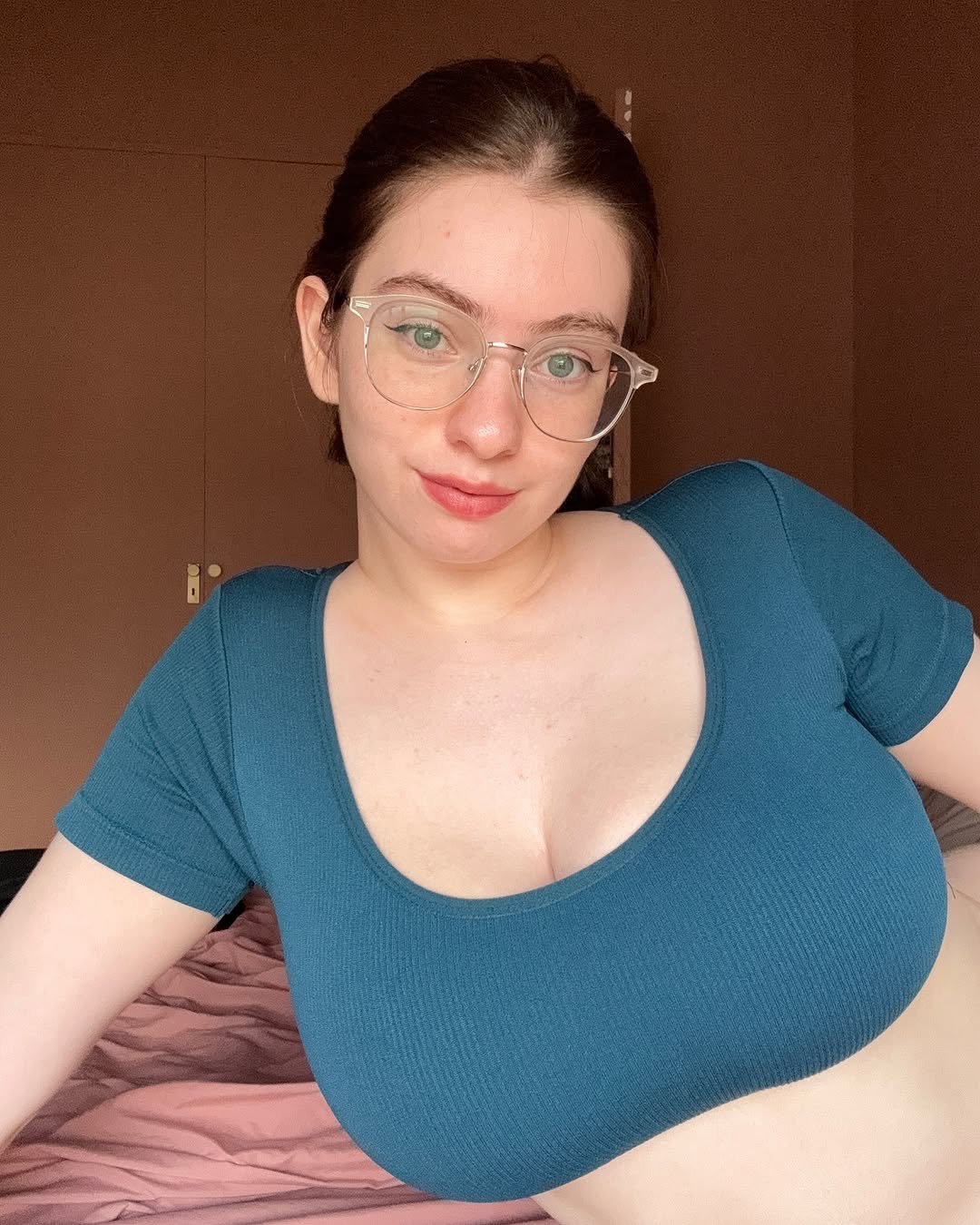 I’m down for wild fun and unforgettable experiences ❤️🌚😈