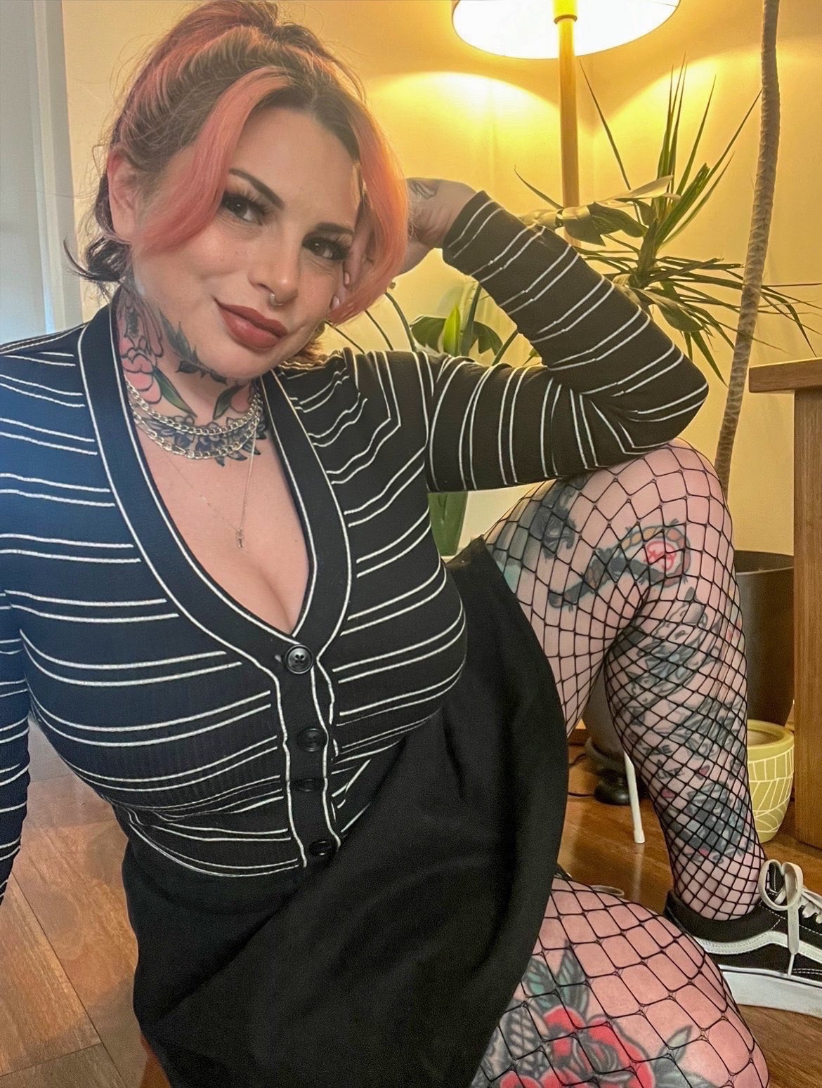 I’m Angel Winter 💦A Professional Sexworker 😻 Down For 100% Premium Service🌚