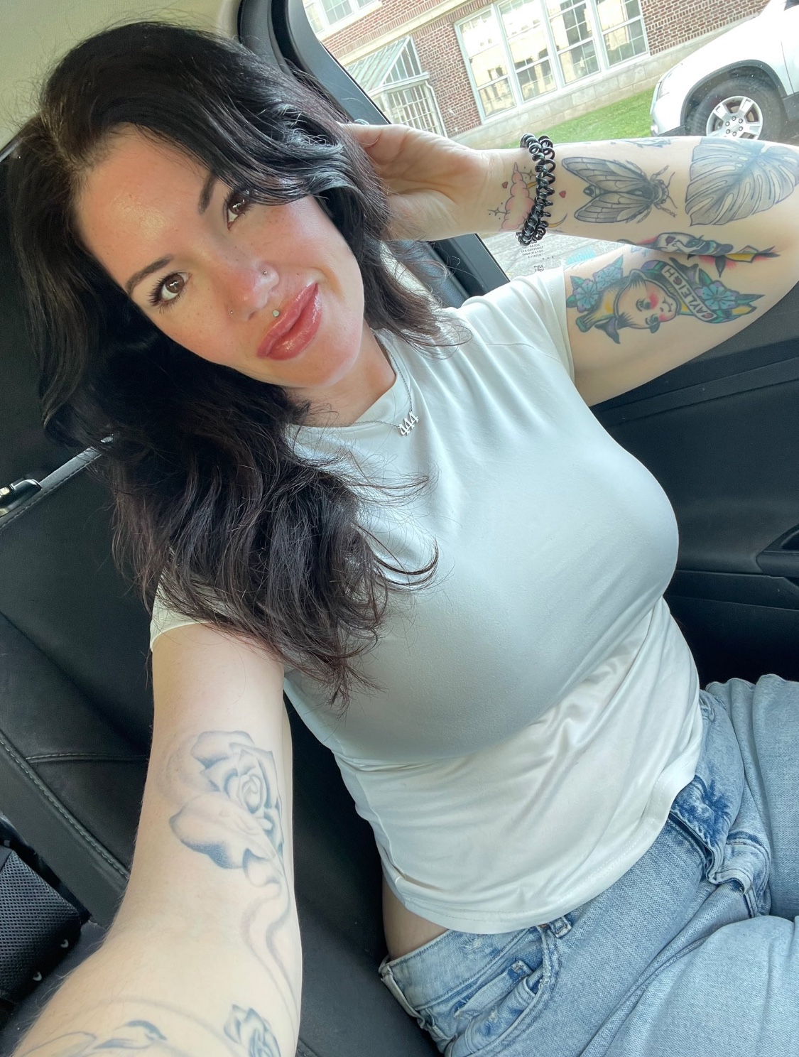 DISCREET HOOKUP / GIRLFRIEND EXPERIENCE FOR MATURE ADULTS/COUPLES