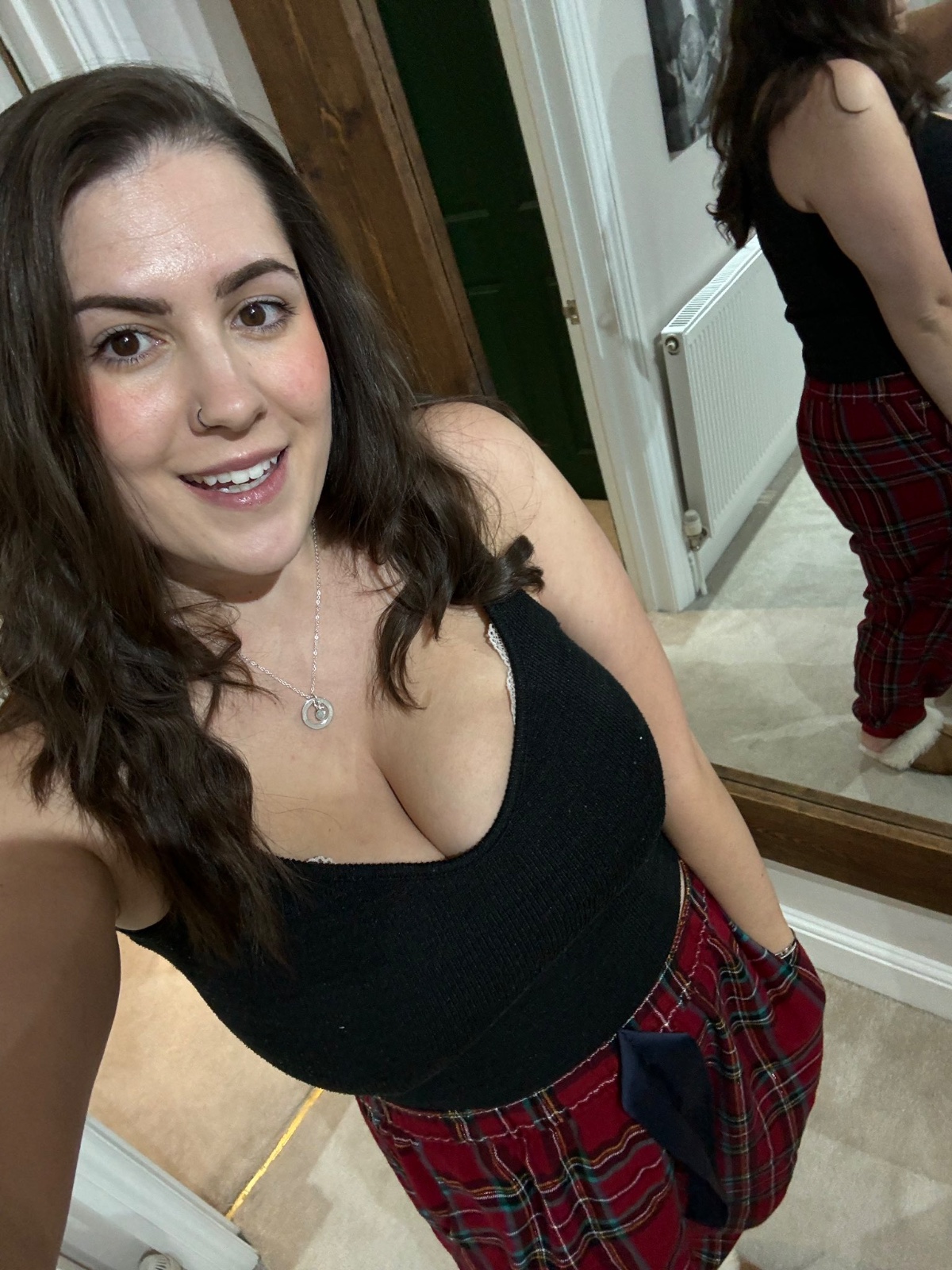 READY TO MILK YOUR DICK AND DRAIN YOUR BALLS .. my place or yours….massage with happy ending