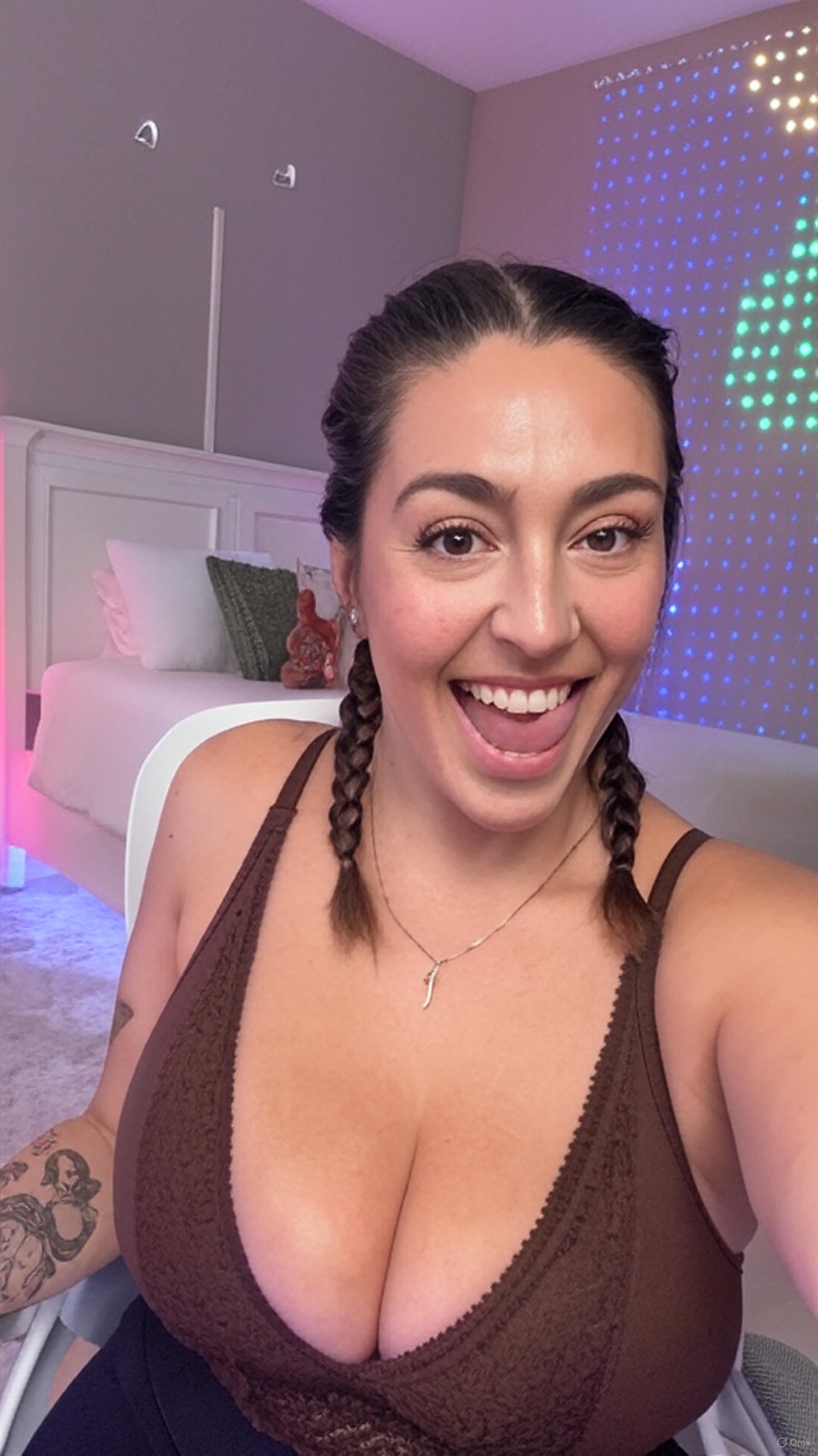 🍑🧼MY WET 💦💦 **** 💯IS READY TO TAKE IN GOOD ❤️HARD COCK THAT WANT SOME JUICES I OFFER