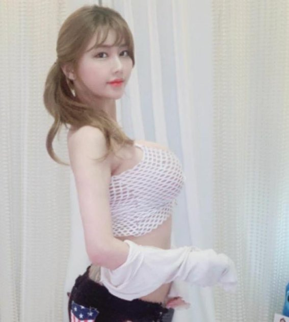 🍆👅🍑,💦😘sexy girl is here!🍆💦👅🍑hot😘let's play ! 🍆💦😘👅818-495-8616