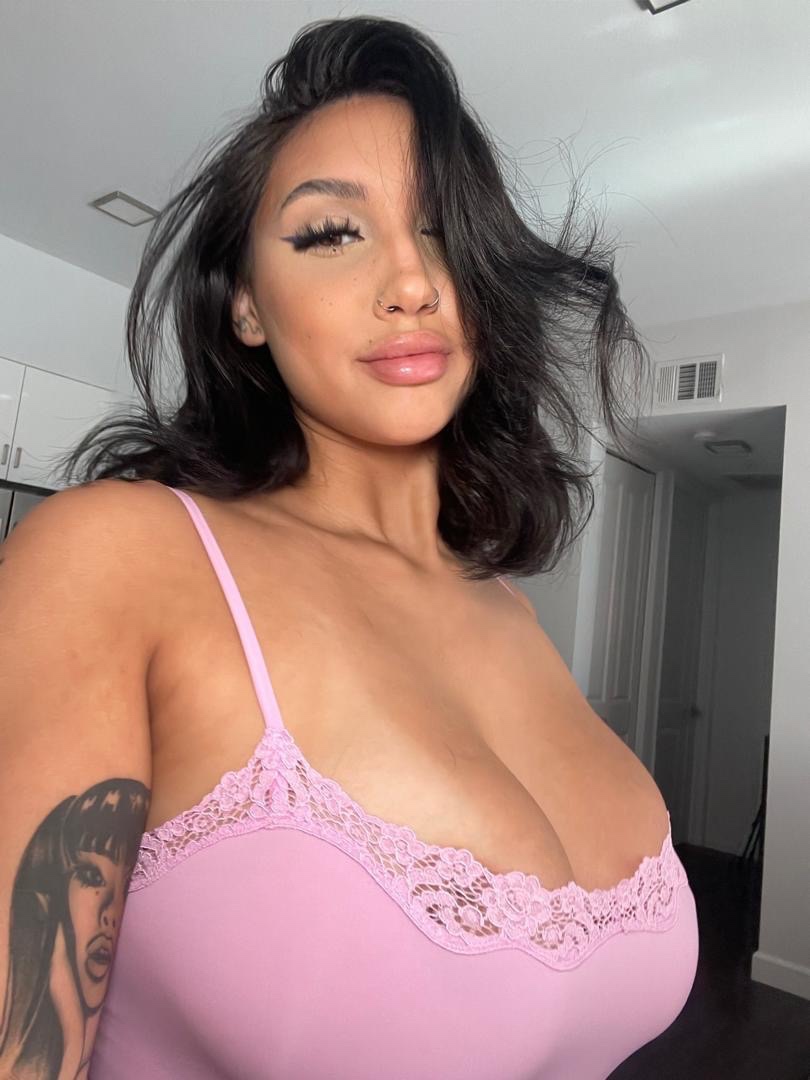 STRICTLY HOOKUP AND EROTIC MASSAGE