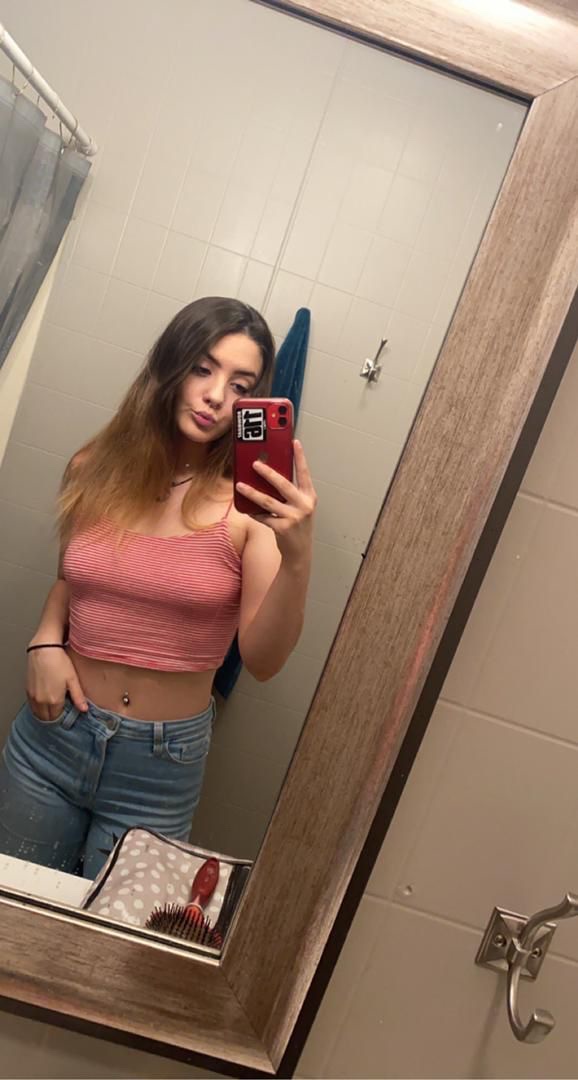 I'm HORNY and AVAILABLE for fun 😩💦👅🍆 INCALL & OUTCALL (262) 385-2964