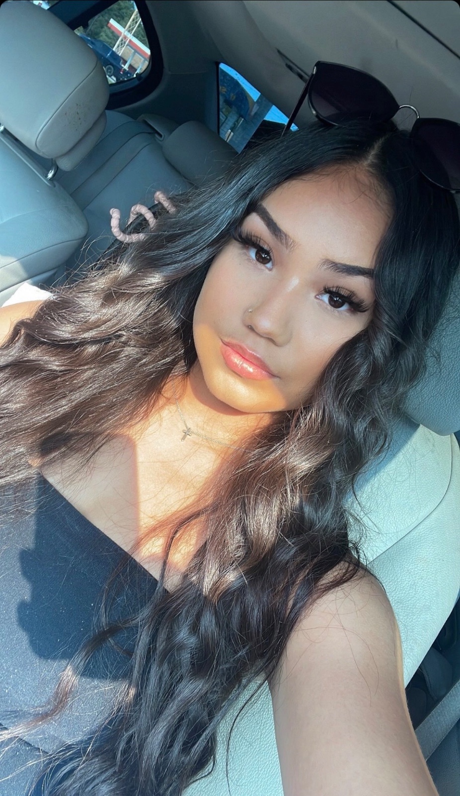 Hi Papi, wanna fuck or need massages with a happy ending? Hmu now! Text my number:  (317) 340-4317