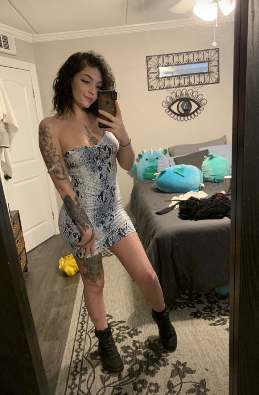 Down for some fun ? Send me a request on 🫰snap🥵chrystalrowla25