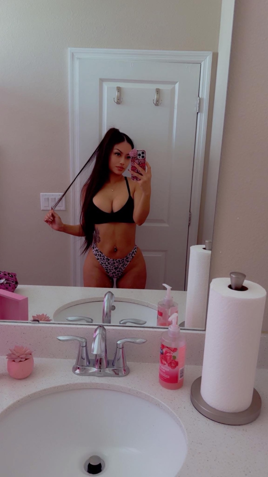 Escort Available for hook up now 🍑🍆