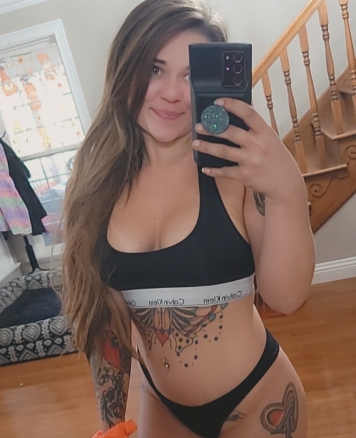 Escort available for hook up now 🍑🍆