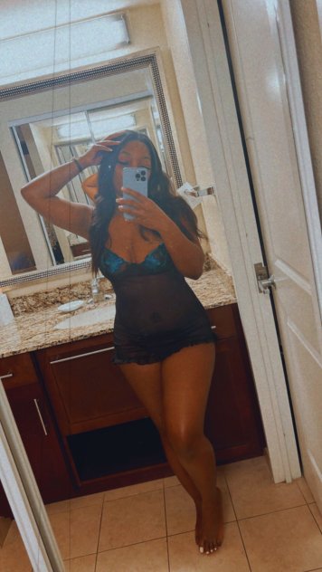 Upscale BombShell!! Curves like a RaceTrack! 💋💦