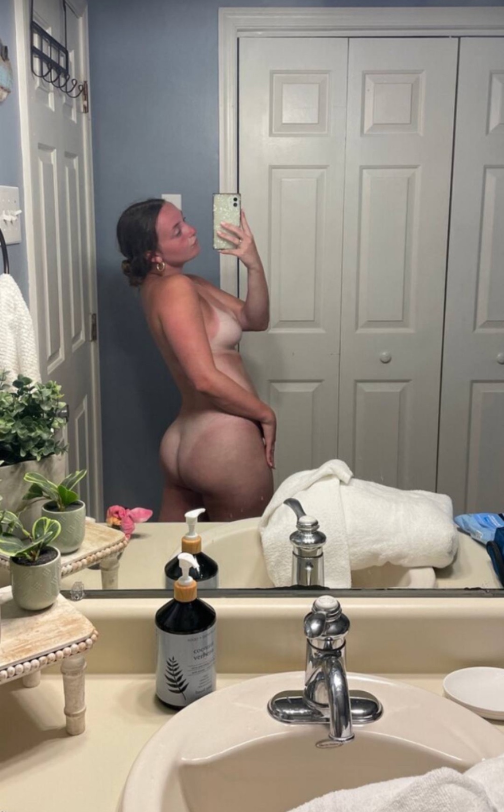 I’m a❤️professional 💯sexworker 👅hit me up if you’re  down to have fun💯🥰