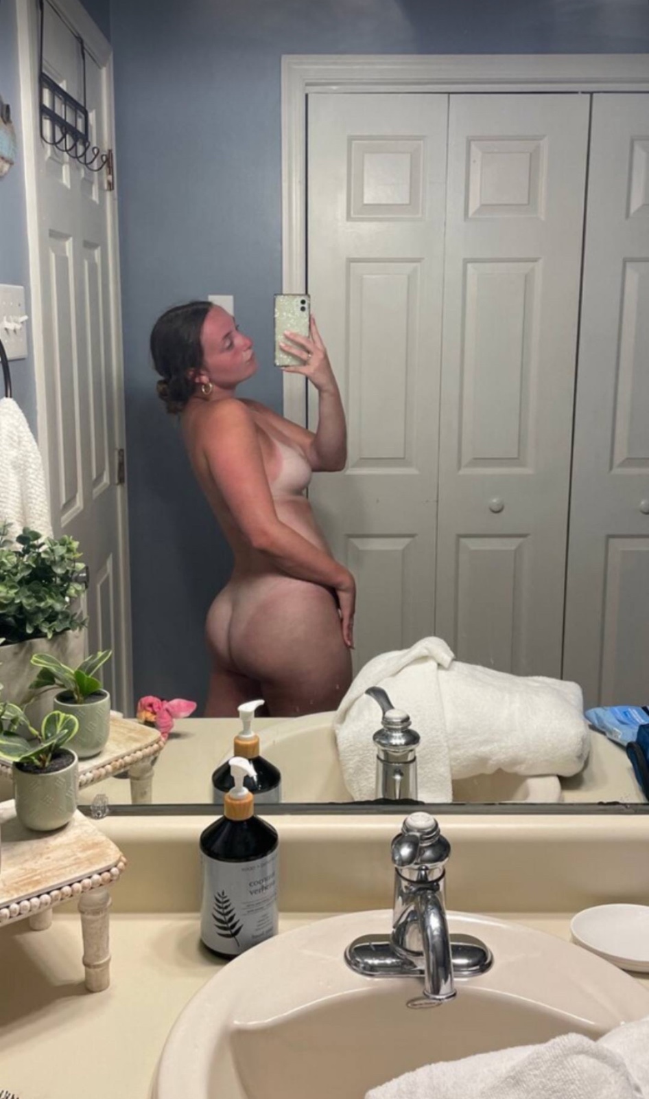 I’m a❤️professional 💯sexworker 👅hit me up if you’re  down to have fun💯🥰