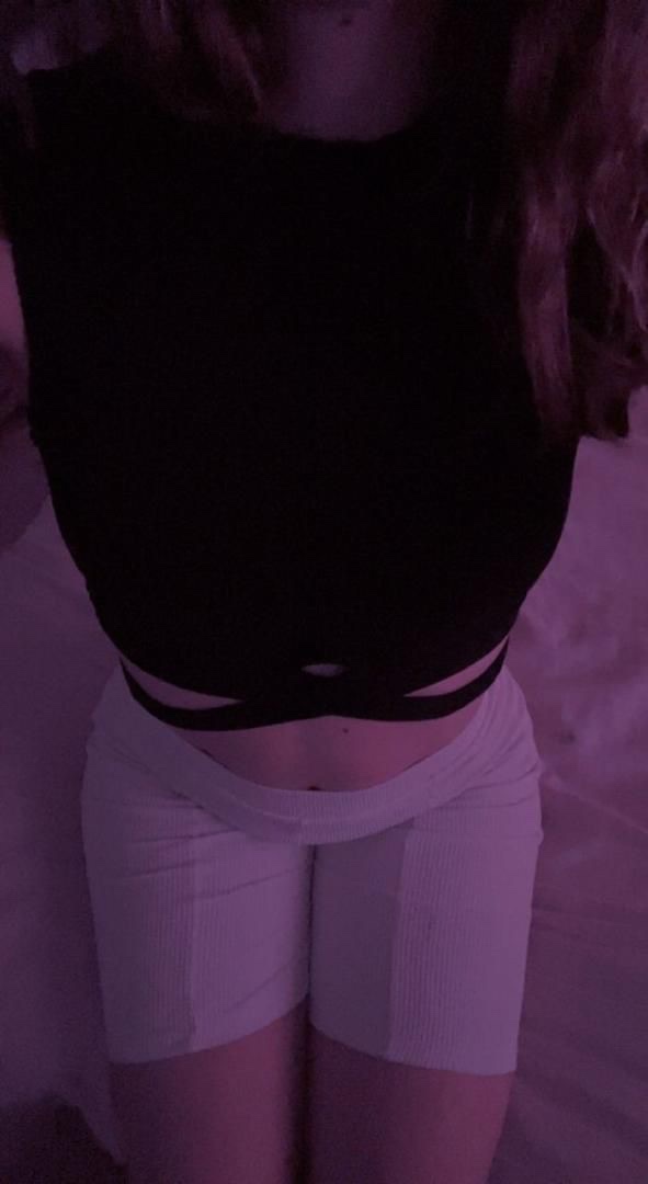 I’m available for hookup and escort service ❤️🍑🍆